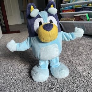 Bluey Dance and Play Feature Plush